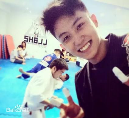 http://www.fjsenfa.cn/pics/star/pic/b15256c7416d4778aec7aa800216376f.jpg