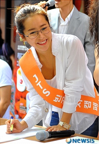 http://www.fjsenfa.cn/pics/star/pic/f07d1e4916cea6d58117b4bcbdd0d782.jpg